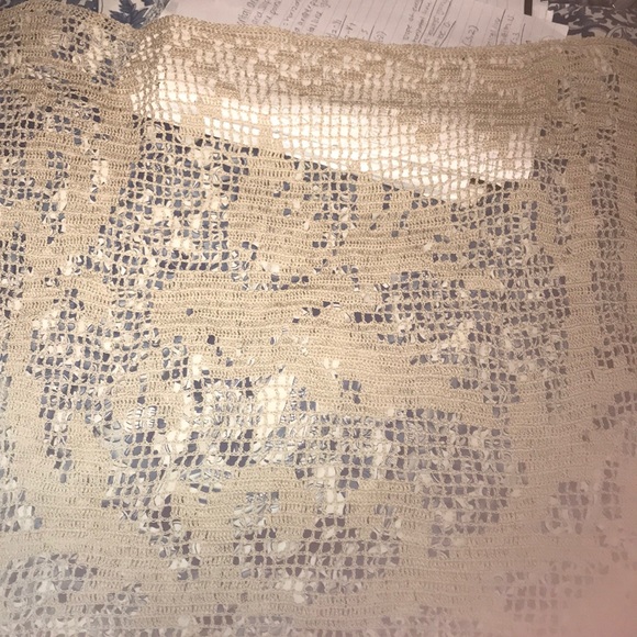 Hand sewn table cloth - Picture 1 of 3